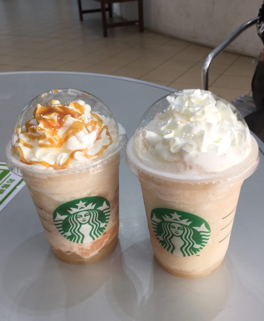 スタバ ジューシーピーチフラペチーノ カスタムしてみた これいつまで まゆりかブログ